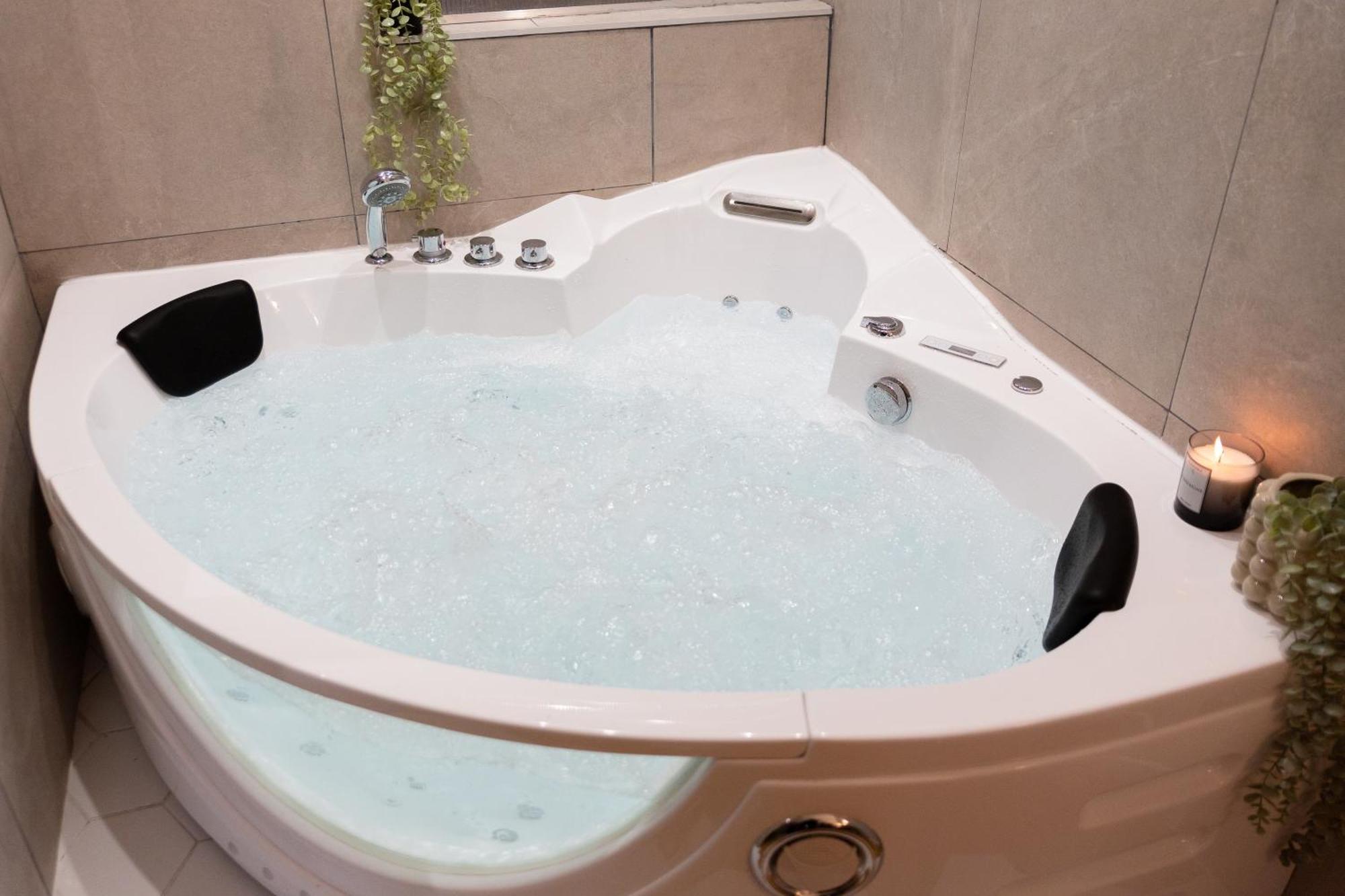 Lovelife-Jacuzzi-Netflix-Acces-24/7-Prive Étampes Exterior foto